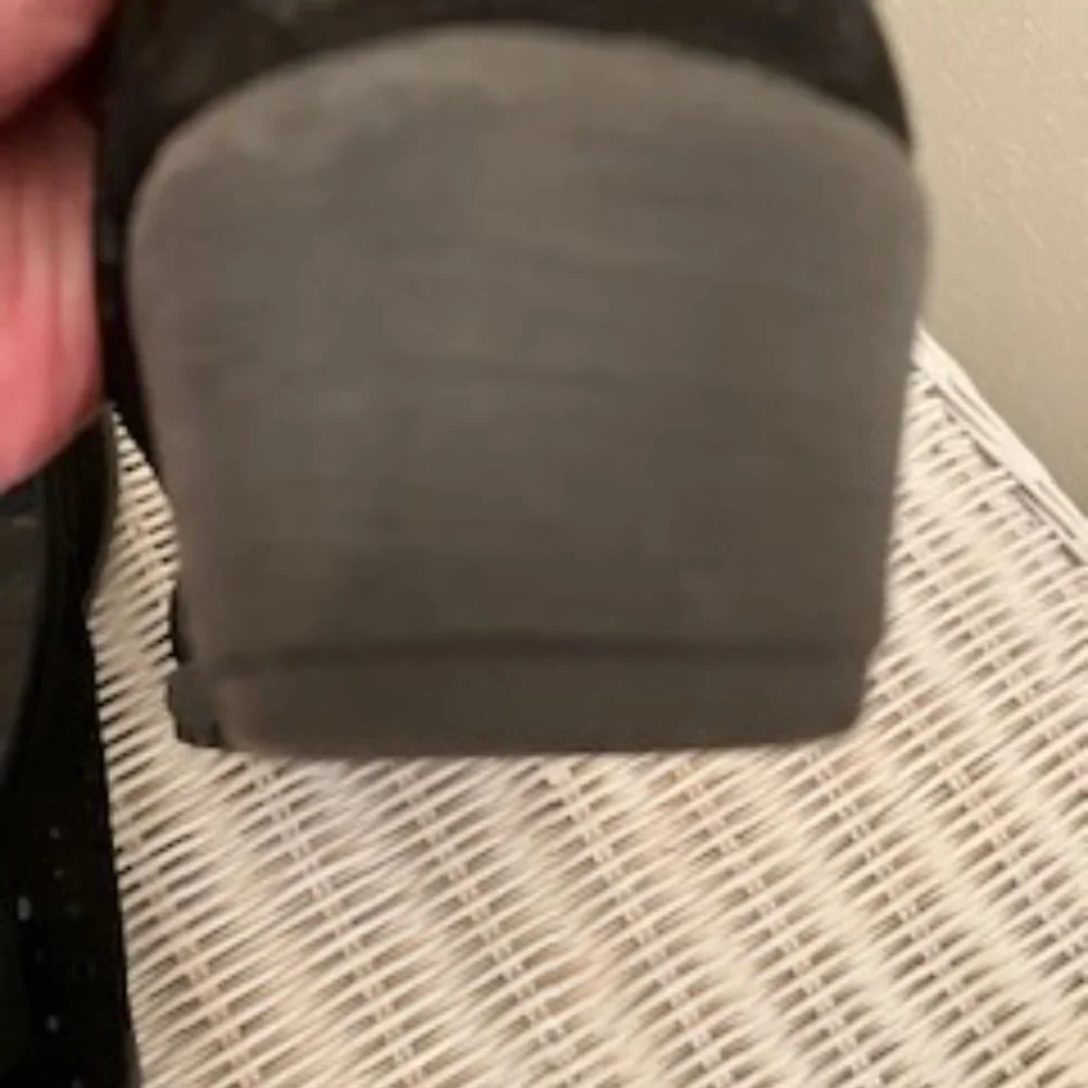 The Flexx Black Comfortable Mini-Wedge Shoe Size 8-1/2 Excellent - Picture 6 of 7